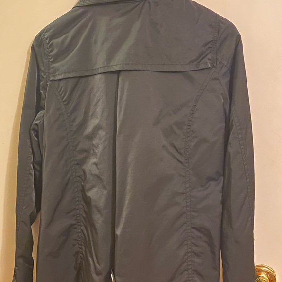 Jou Jou Large cropped women’s trench in dark grey - Picture 4 of 5